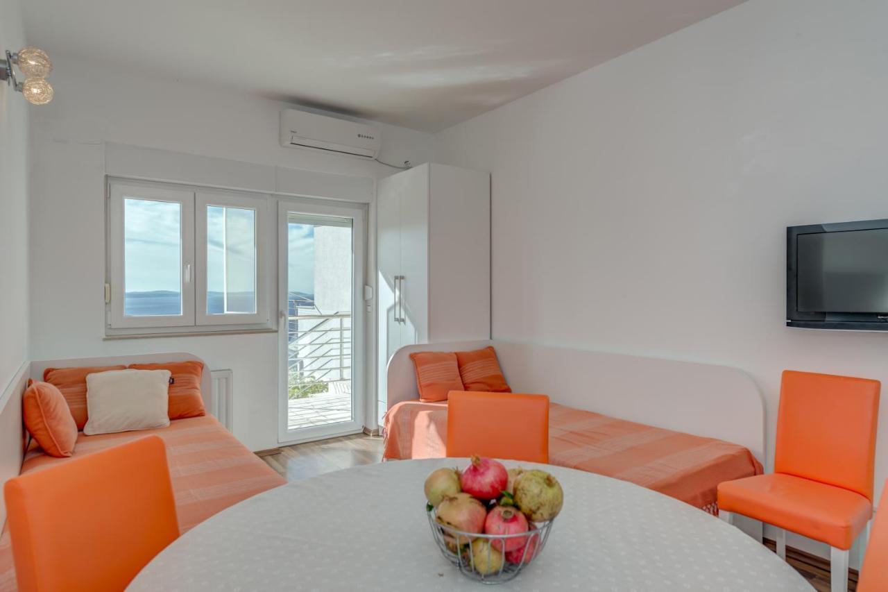 Pikolo Apartments Omis Tice Bagian luar foto