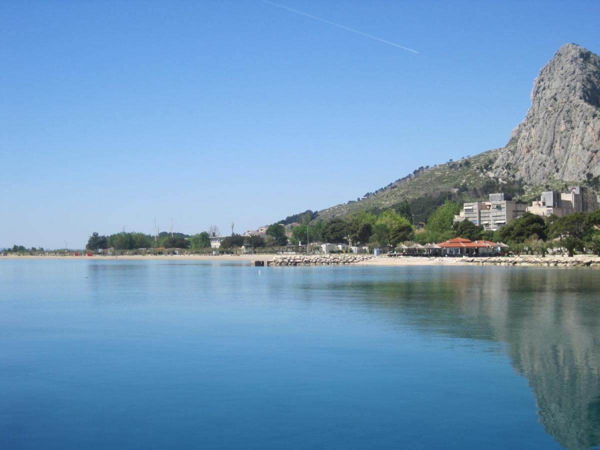 Pikolo Apartments Omis Tice Bagian luar foto