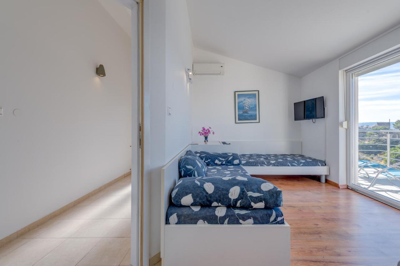 Pikolo Apartments Omis Tice Bagian luar foto