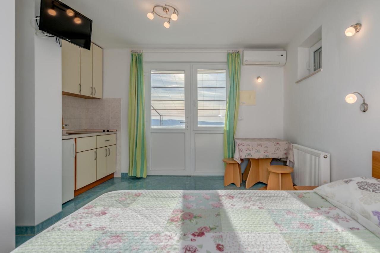 Pikolo Apartments Omis Tice Bagian luar foto